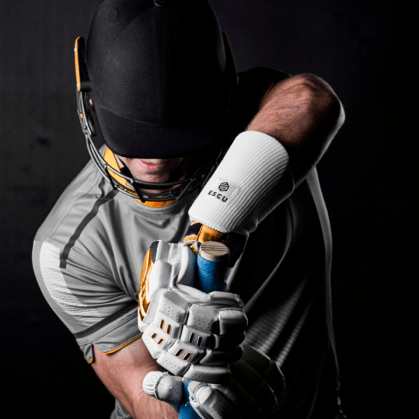 ESCU Wrist Guard Junior White - Image 2