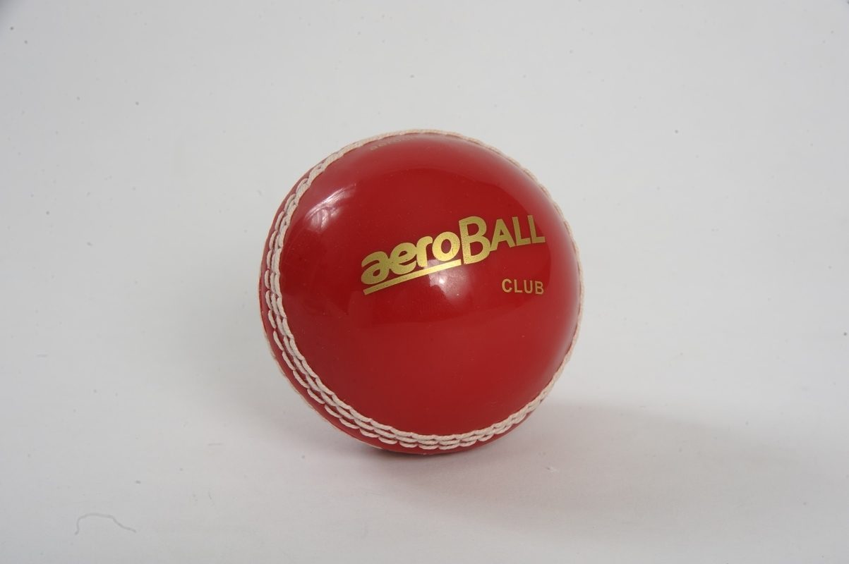 Senior AeroBall Club Incrediball Cricket Ball 