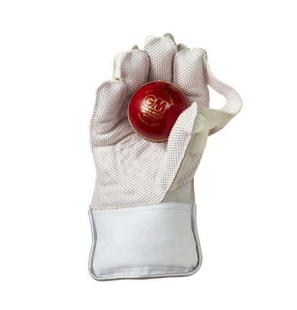 Gunn & Moore 606 Keepers' Gloves (2022)