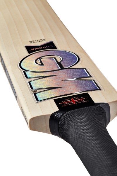 Gunn & Moore Chroma 404 Junior Cricket Bat (2021)