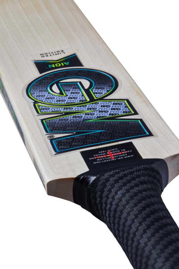 Gunn & Moore Aion L555 808 Junior Cricket Bat (2025) - Image 4