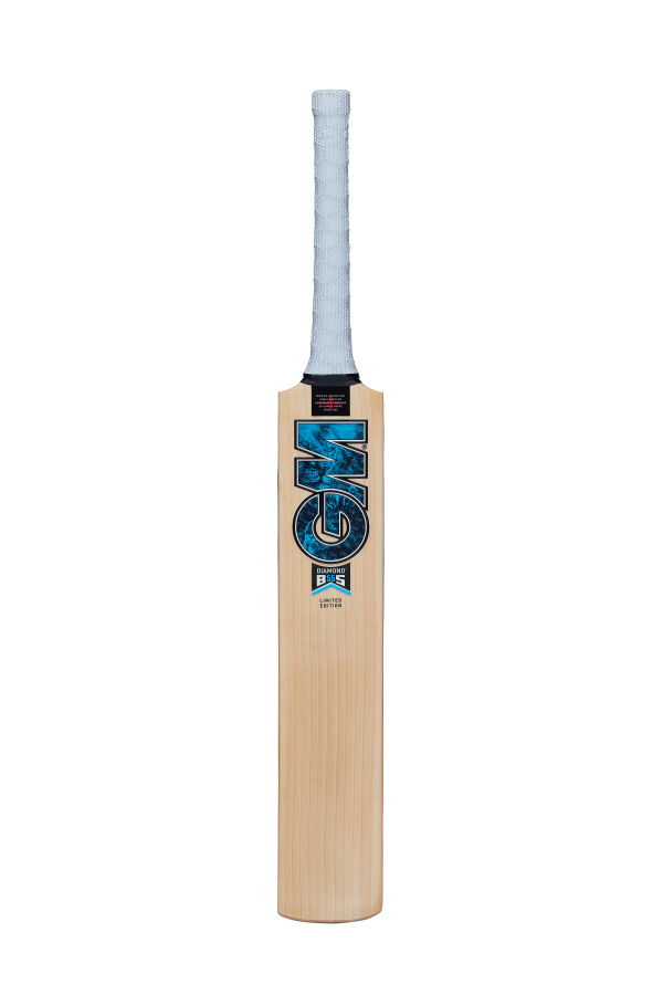 Gunn & Moore Diamond 404 Junior Cricket Bat (2025) - Image 4