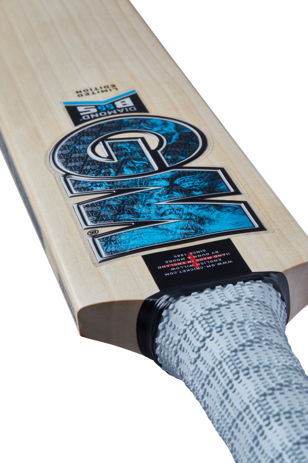 Gunn & Moore Diamond 404 Junior Cricket Bat (2025) - Image 7